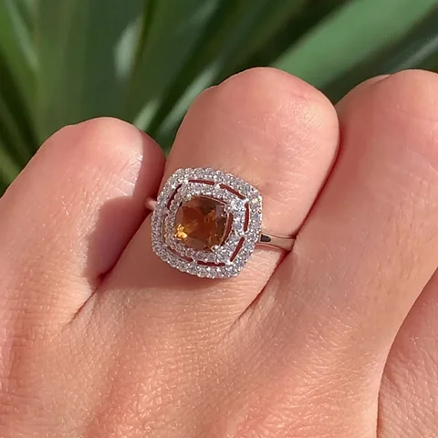 Кольцо из серебра 925 с султанитом